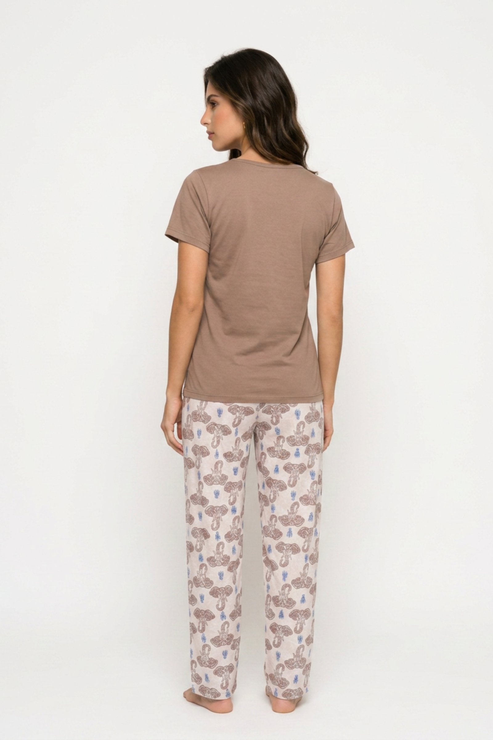 Pijama de dama estampada imagen 4