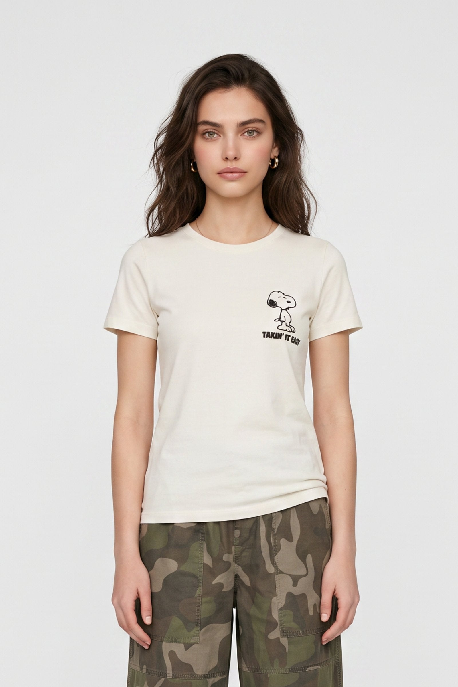 Camiseta de dama de snoopy cuello redondo imagen 2