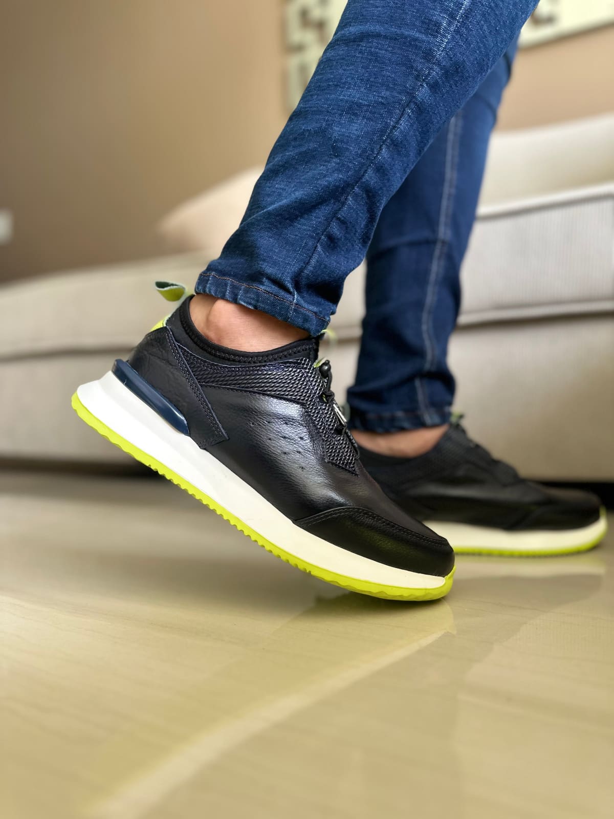 SNEAKERS YOUNG - PARA HOMBRE - EN CUERO 401 imagen 2