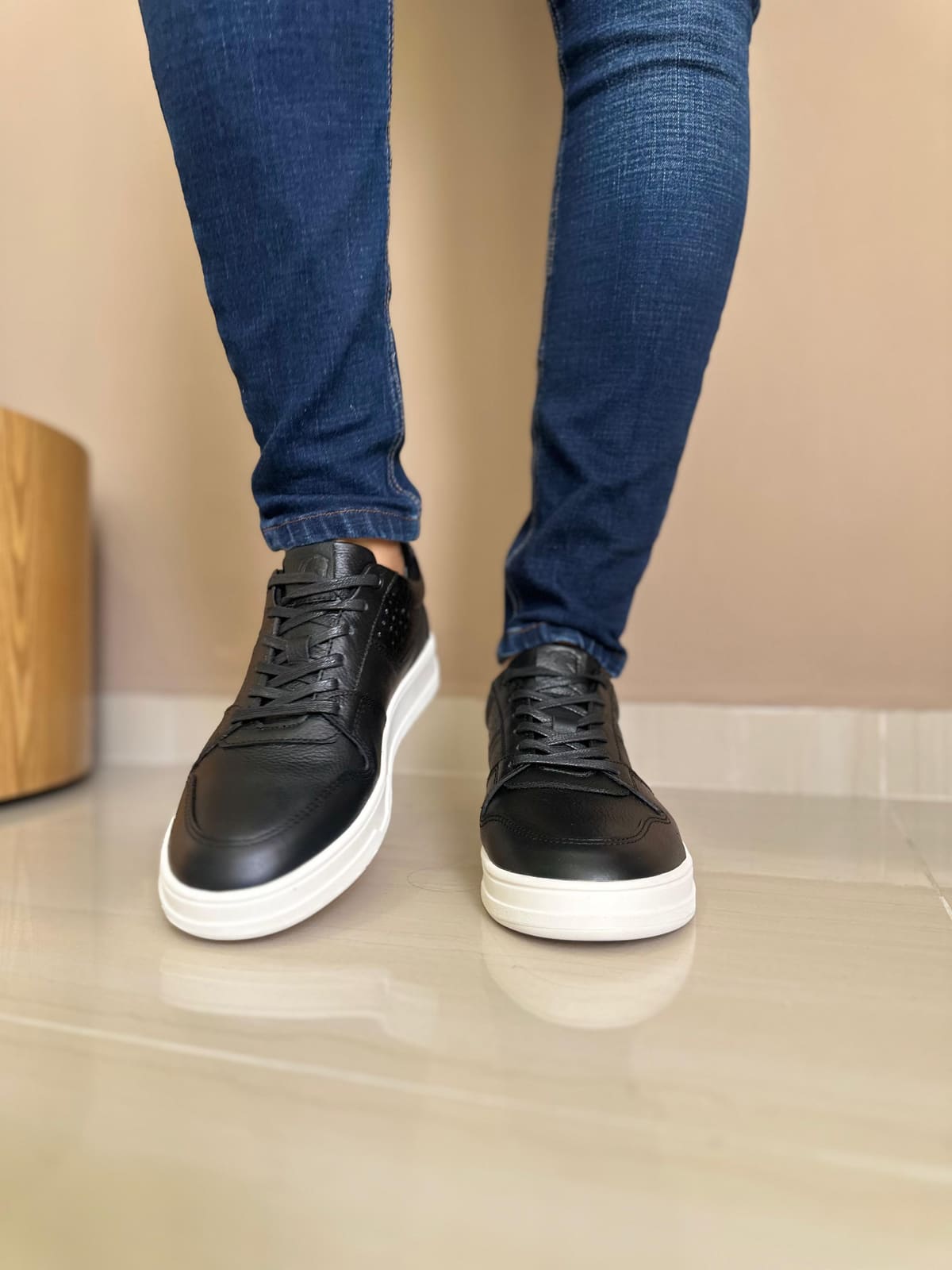 SNEAKER - EN CUERO - PARA HOMBRE REF : PLANO NEGRO imagen 2