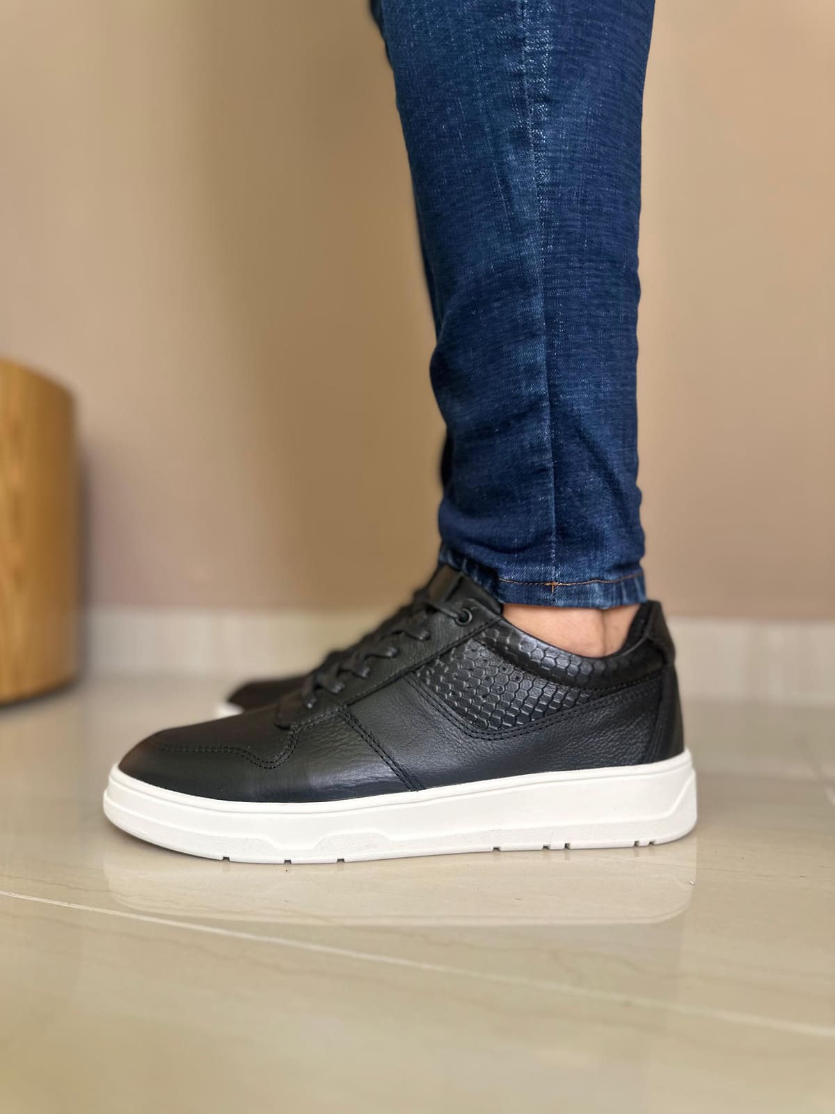 SNEAKER - EN CUERO - PARA HOMBRE REF : PLANO NEGRO imagen 3