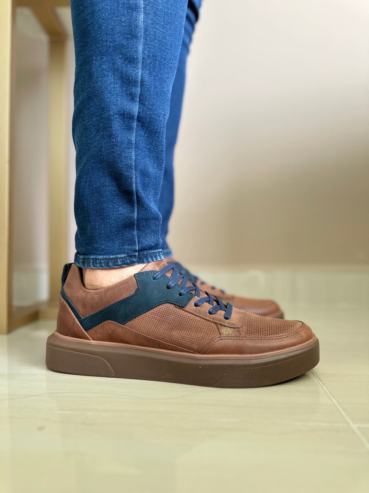 SNEAKERS CUERO-REF 3218 imagen 2