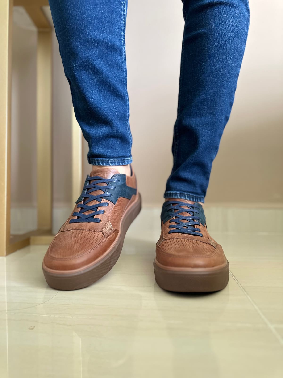 SNEAKERS CUERO-REF 3218 imagen 3