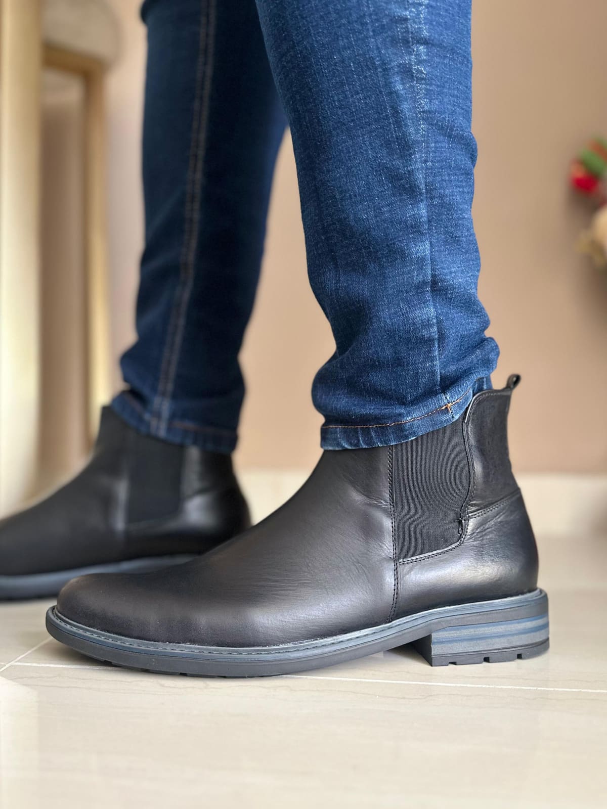 BOTA LOCK - EN CUERO - PARA HOMBRE REF : 1900 imagen 2