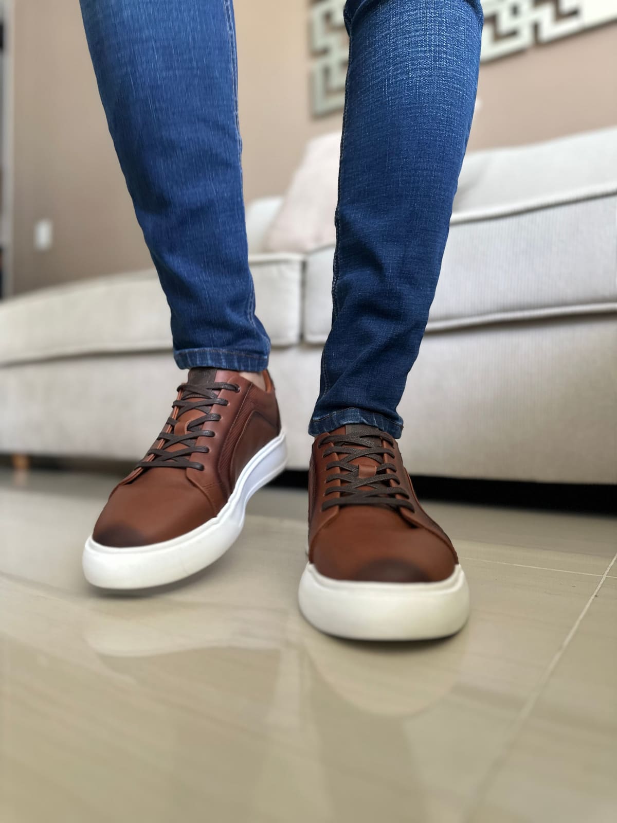 SNEAKERS EN CUERO VACUNO COLOR MIEL -REF:533 imagen 2