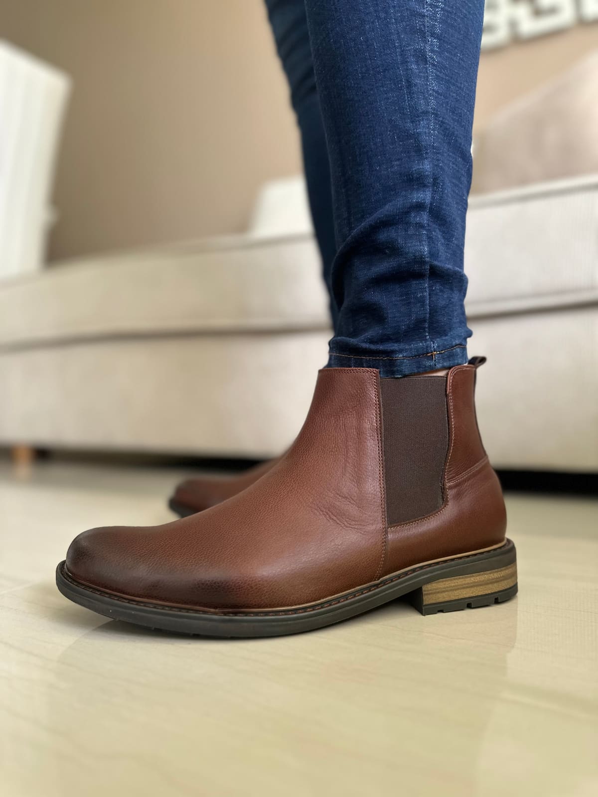 BOTA LOCK - EN CUERO - PARA HOMBRE REF :1900 imagen 3