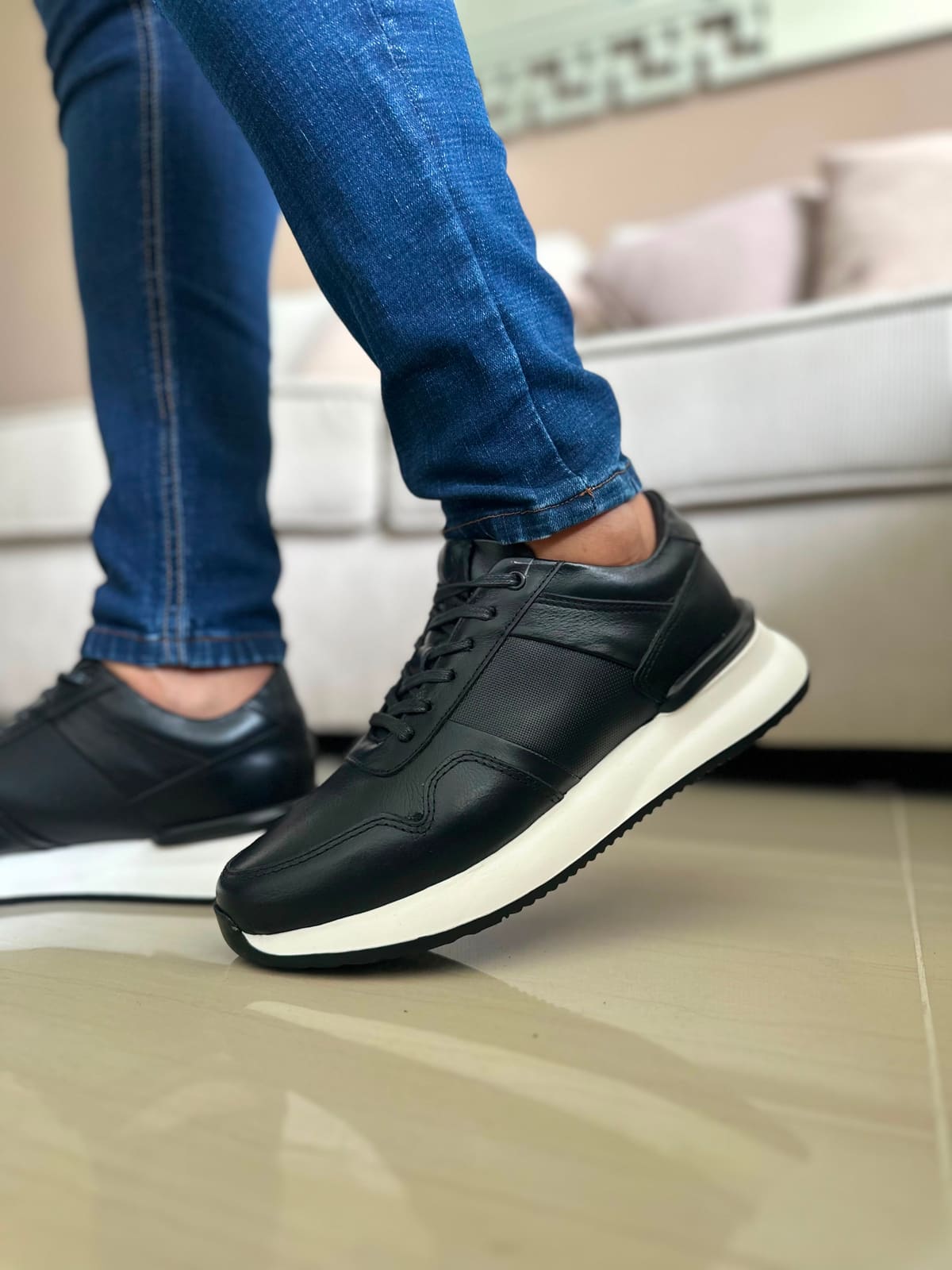 SNEAKERS MOU -CUERO REF: T05 imagen 2