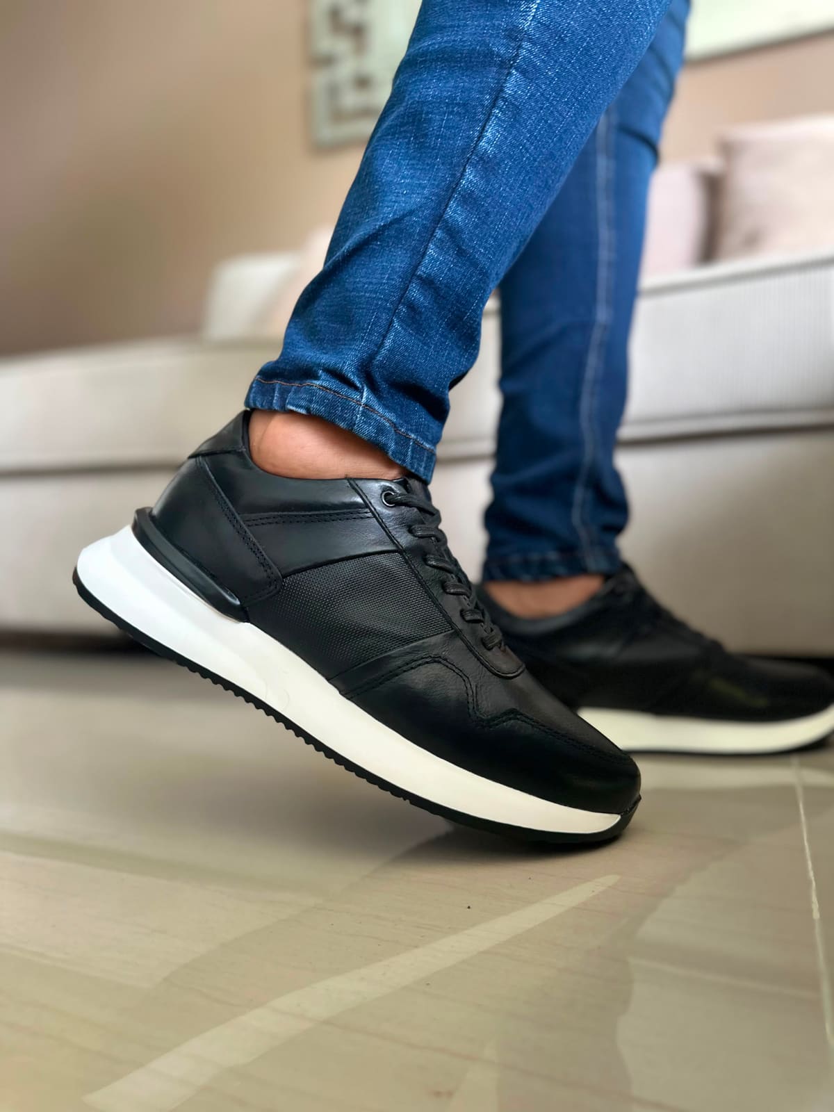 SNEAKERS MOU -CUERO REF: T05 imagen 3