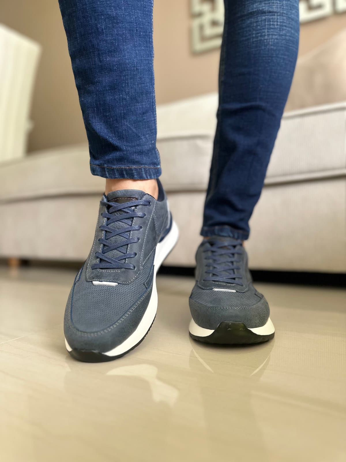 SNEAKERS GRIS CUERO NOBUCK REF:3223 imagen 2
