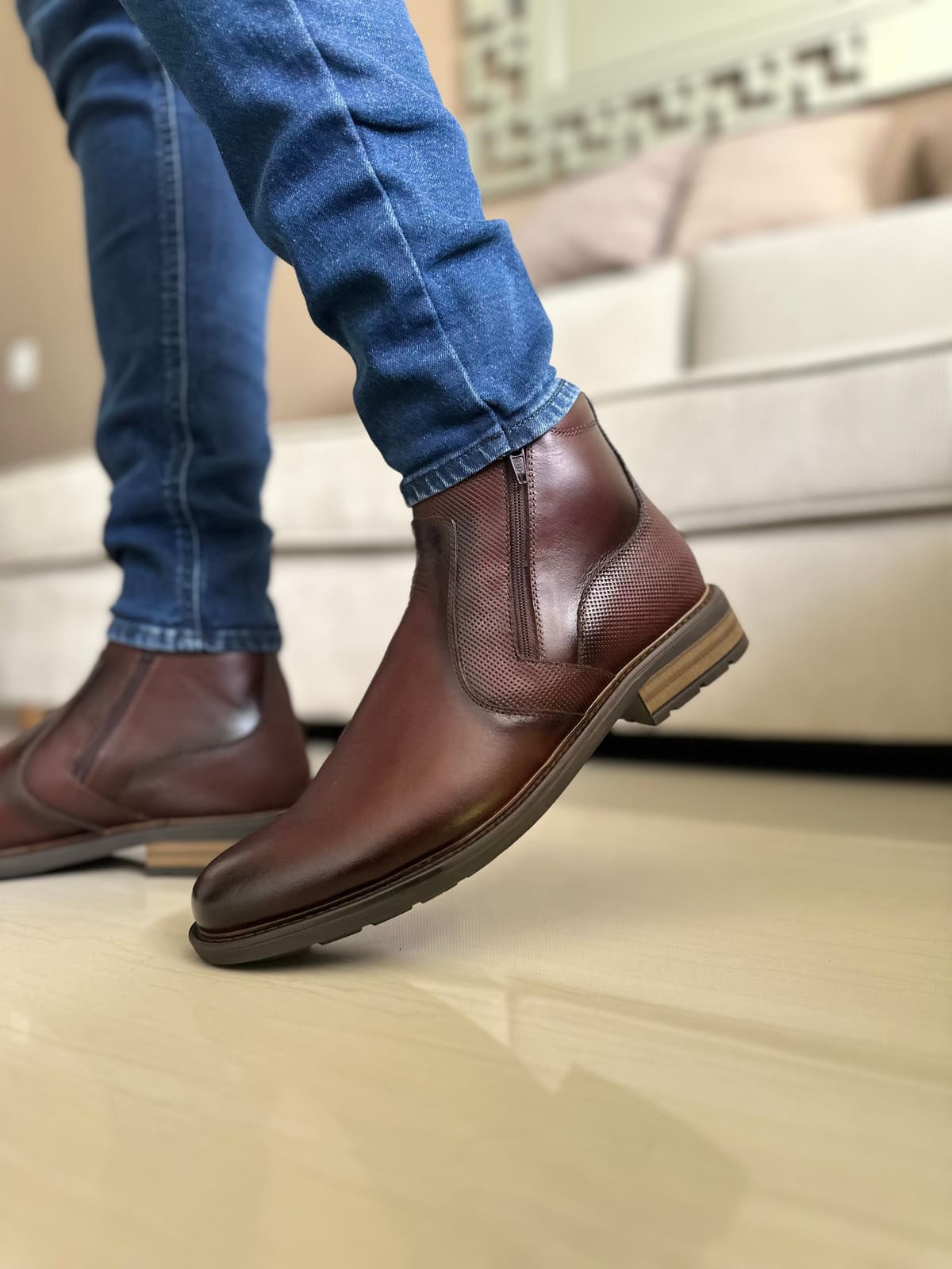 BOTA LOCK - EN CUERO - PARA HOMBRE REF:1931 imagen 2