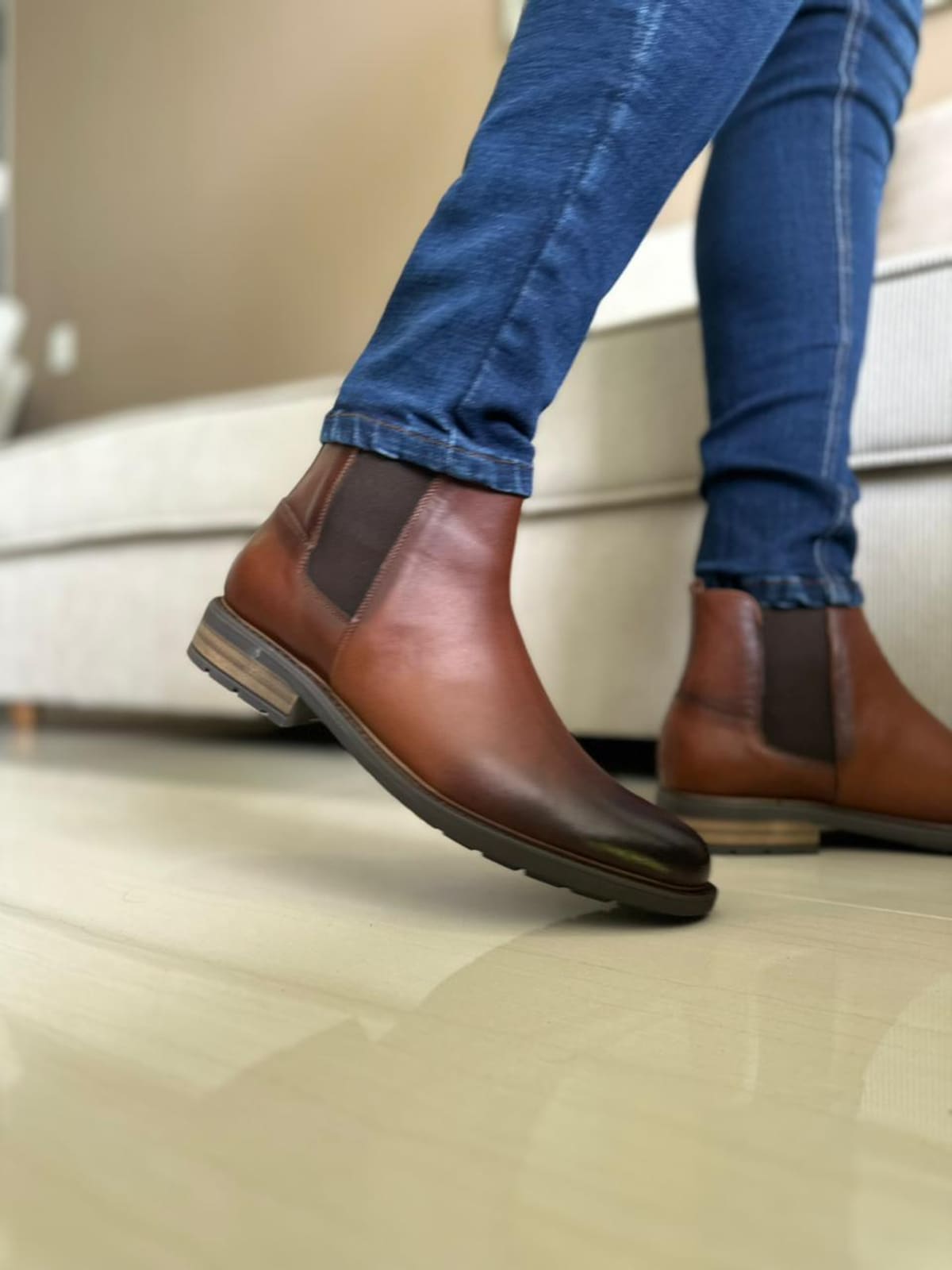 BOTA LOCK - EN CUERO - PARA HOMBRE REF:1900 MIEL imagen 3