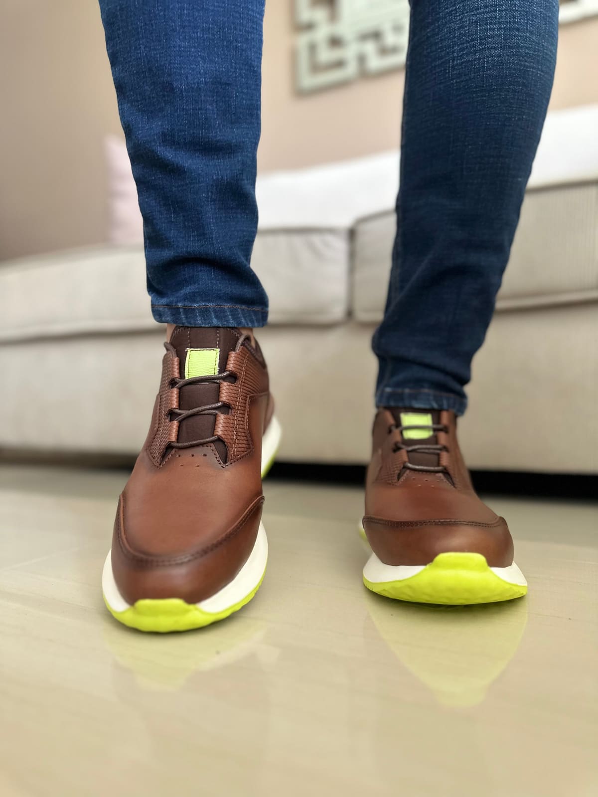 SNEAKERS YOUNG - PARA HOMBRE - EN CUERO 401 imagen 2
