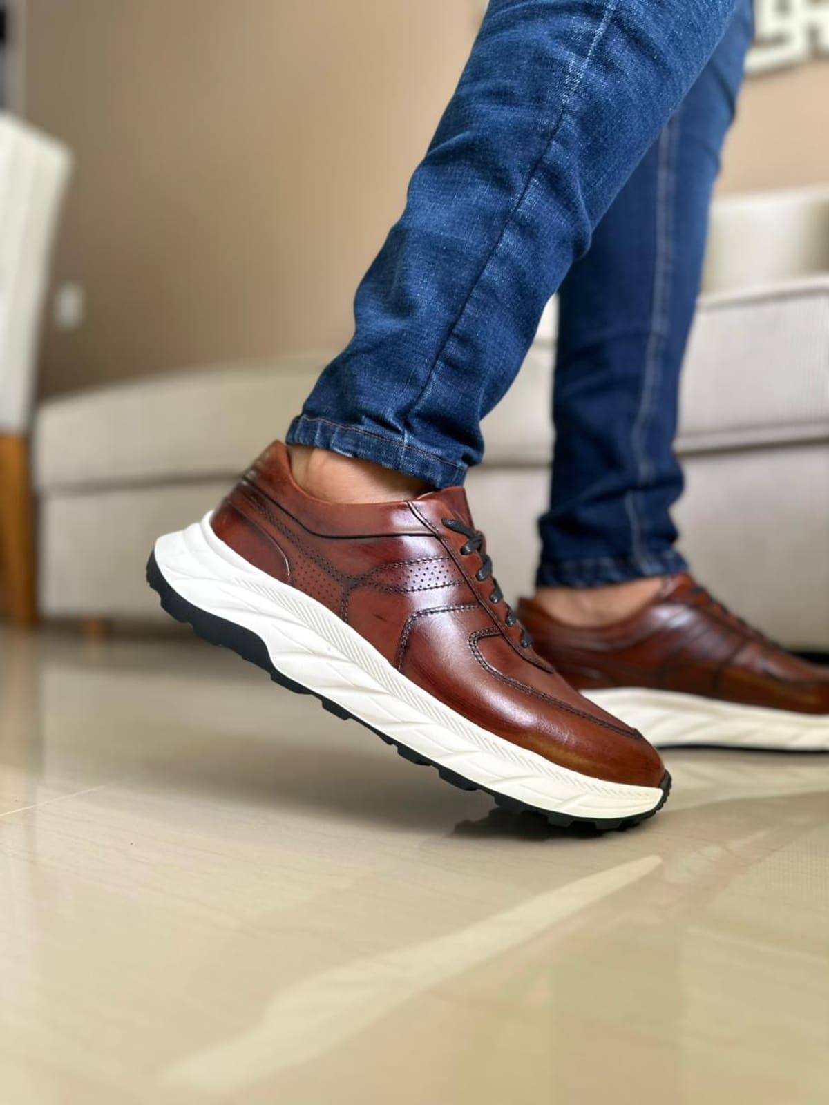 SNEAKERS CRIL- CUERO LISO REF: MAKU MIEL imagen 3