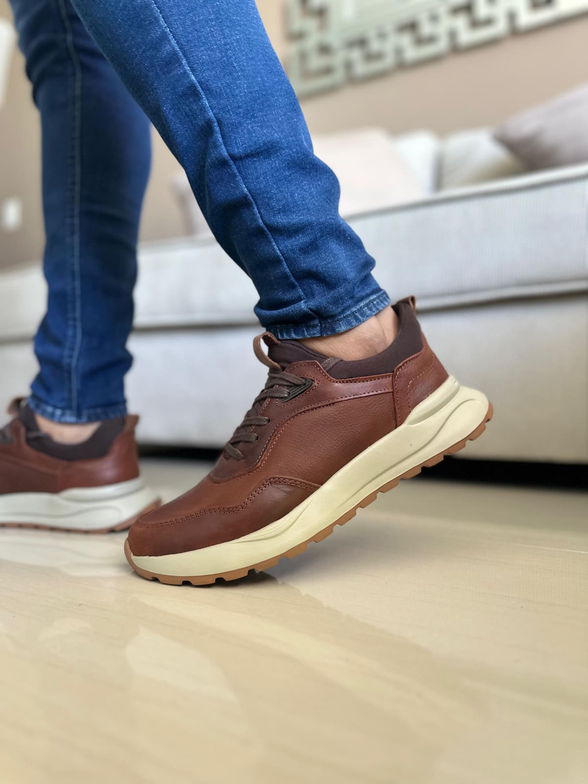 SNEAKERS BIN -CUERO REF:3308 NOGAL imagen 2