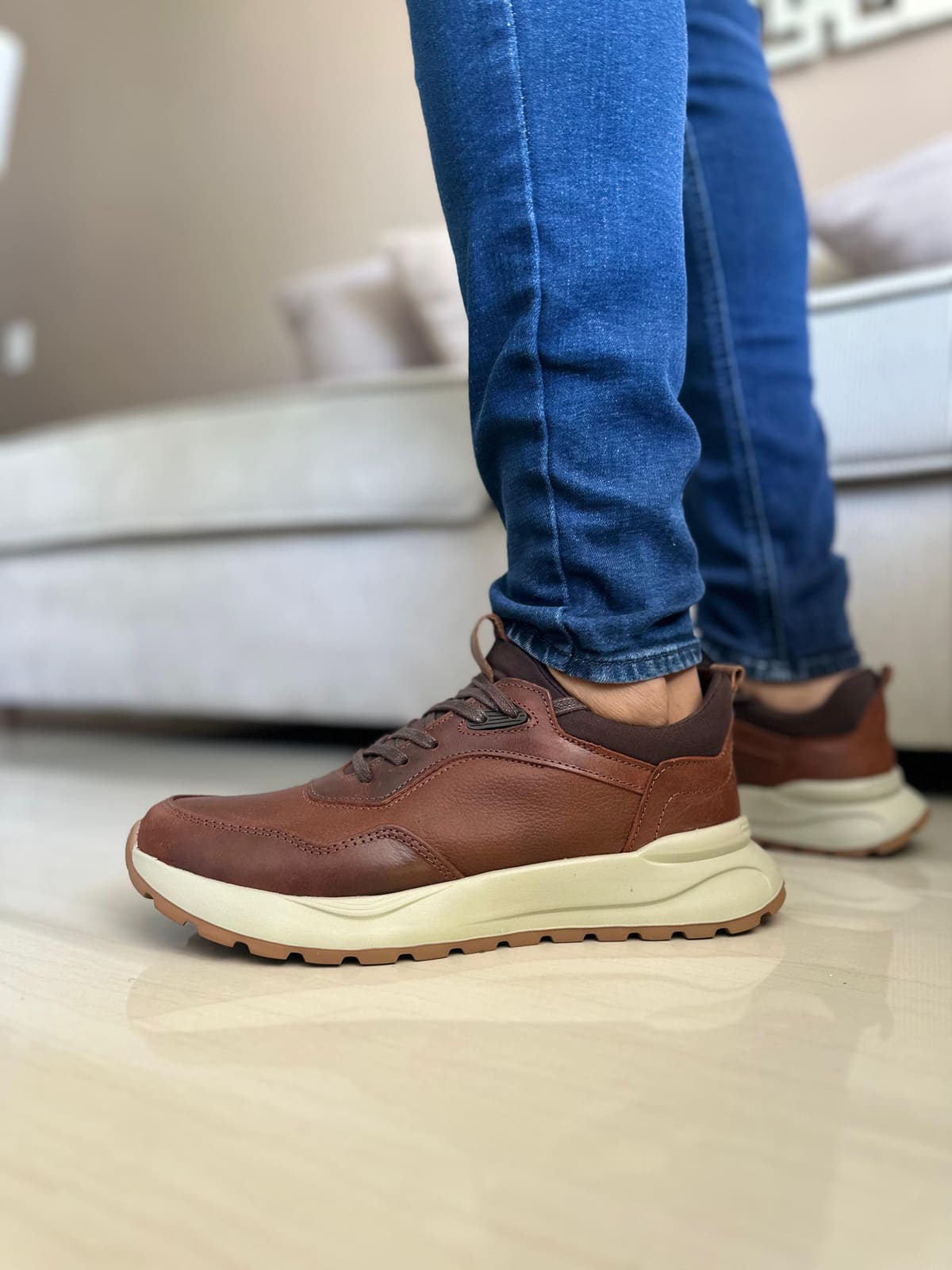SNEAKERS BIN -CUERO REF:3308 NOGAL imagen 3