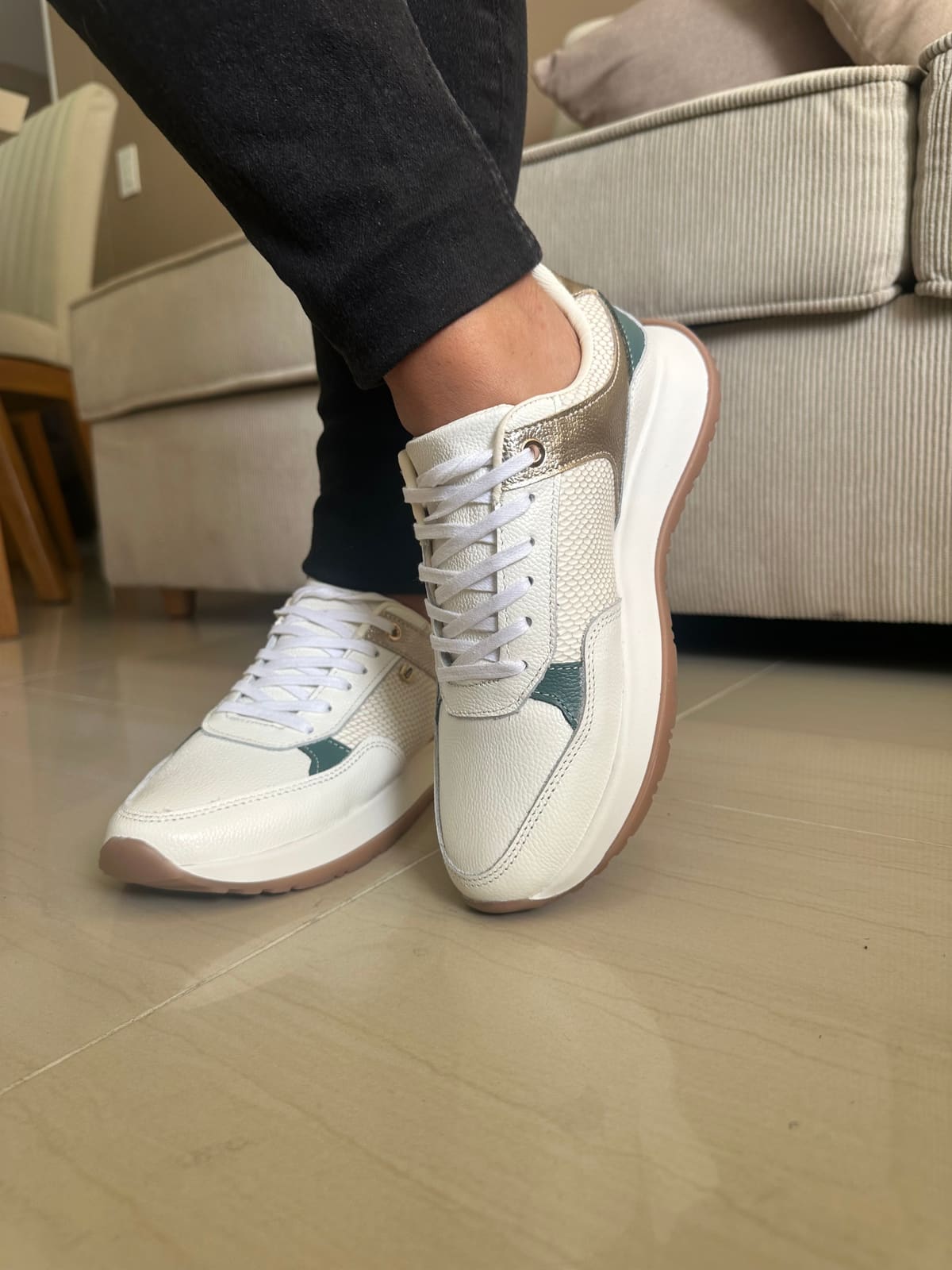 SNEAKER CHIKA - EN CUERO - PARA DAMA - REF:223 imagen 2