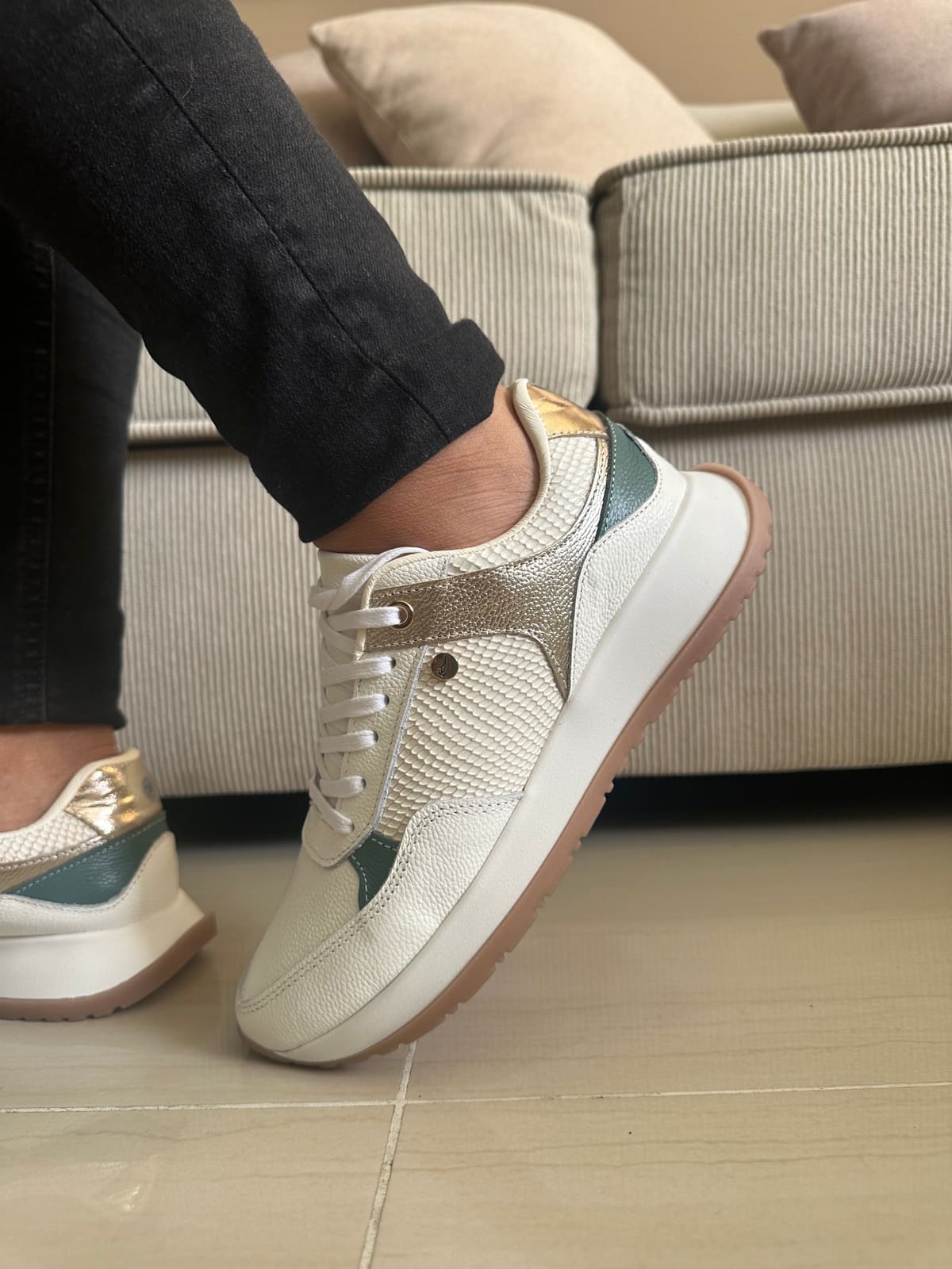 SNEAKER CHIKA - EN CUERO - PARA DAMA - REF:223 imagen 3