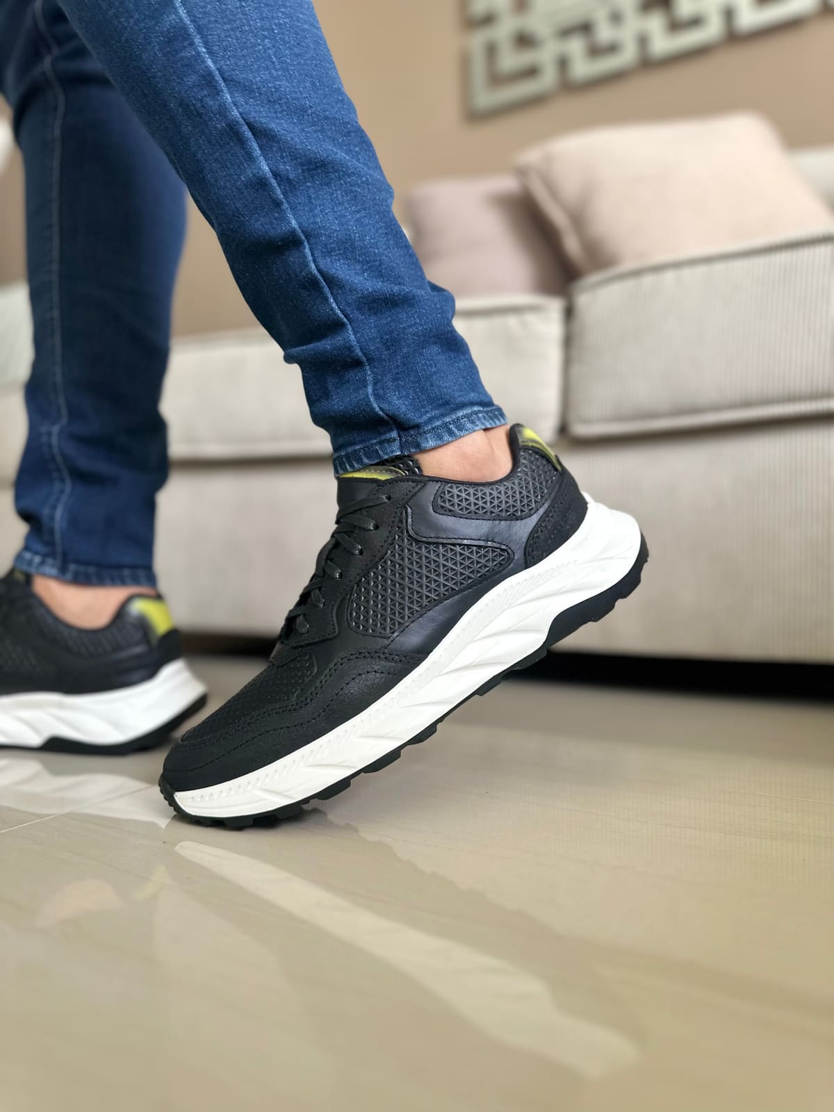 SNEAKERS CRIL- CUERO VACUNO NEGRO-REF TINJACA imagen 2