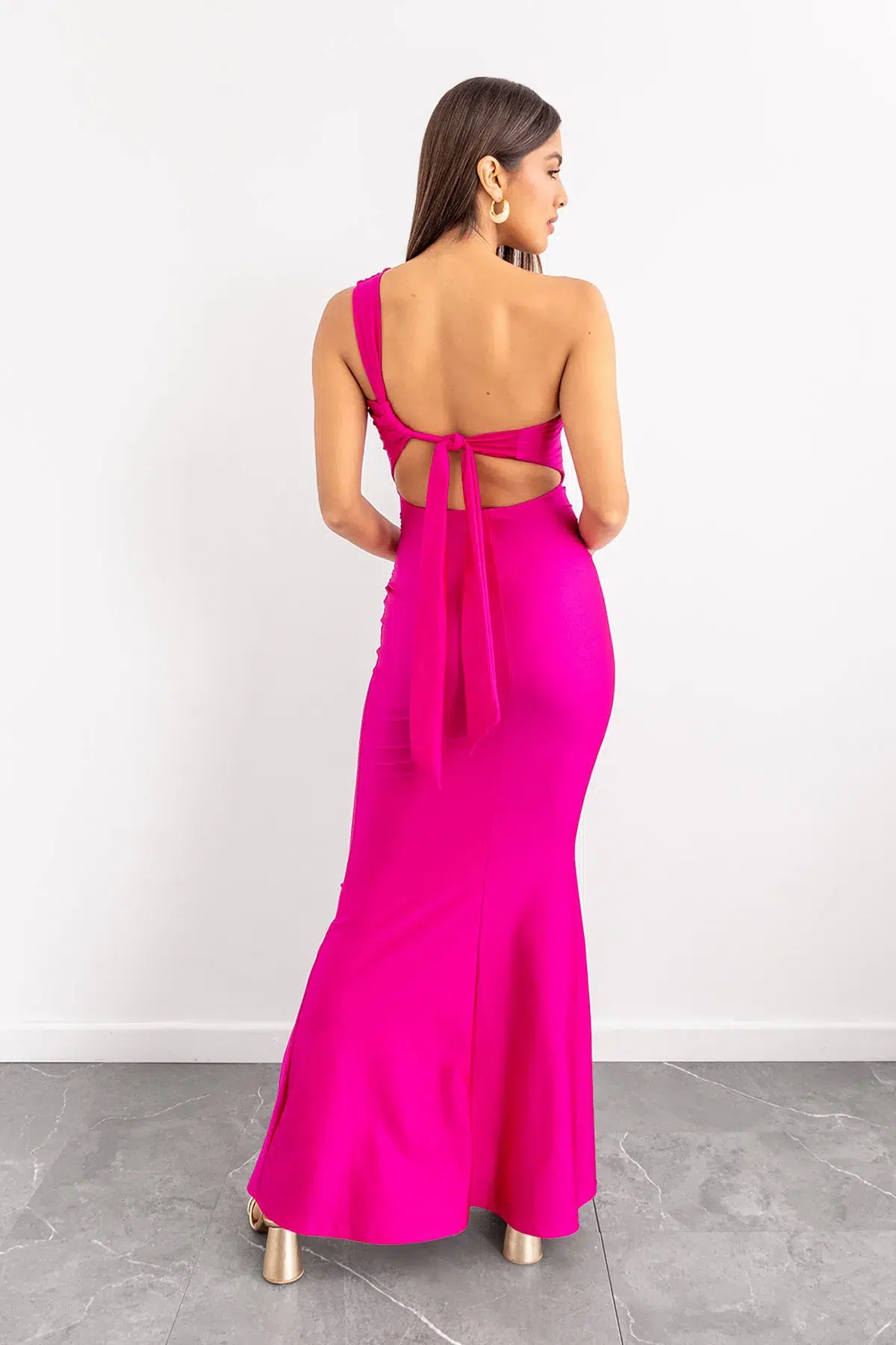 Vestido Asimetrico Lazo Espalda Fucsia imagen 2