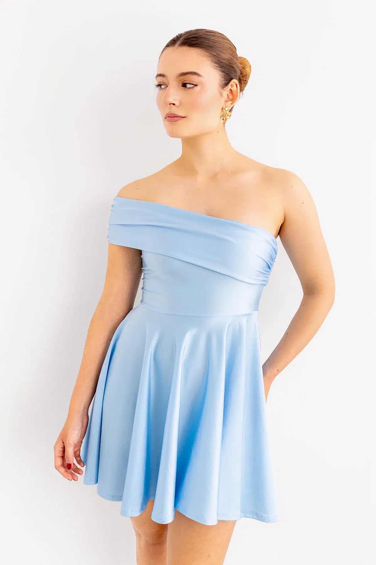 Vestido Corto Escote Bandeja Asimetrico Cesleste imagen 3