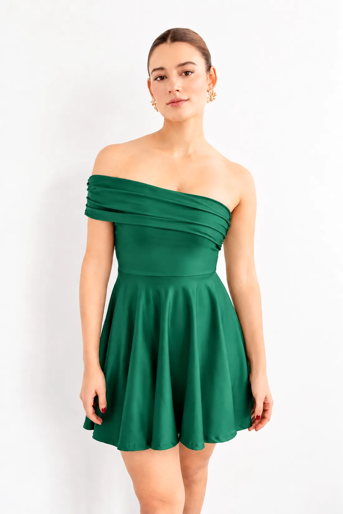 Vestido Corto Escote Bandeja Asimetrico Verde imagen 3
