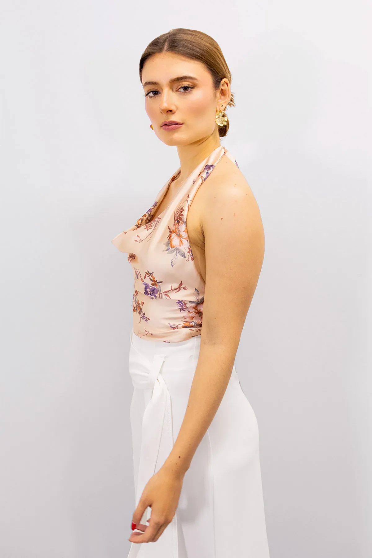 Blusa Escote Drapeado Halter Flores imagen 2