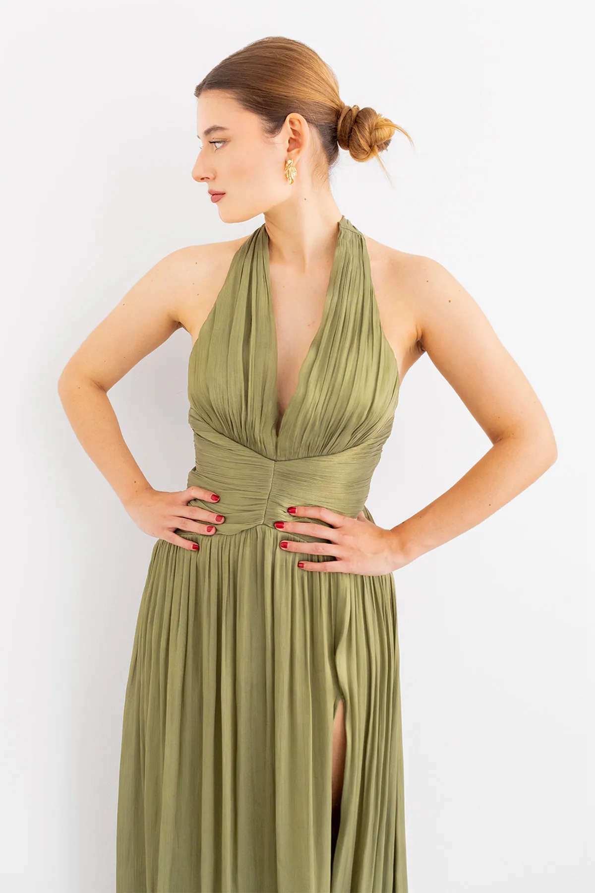 Vestido Drapeado Escote V Halter Olivo imagen 3