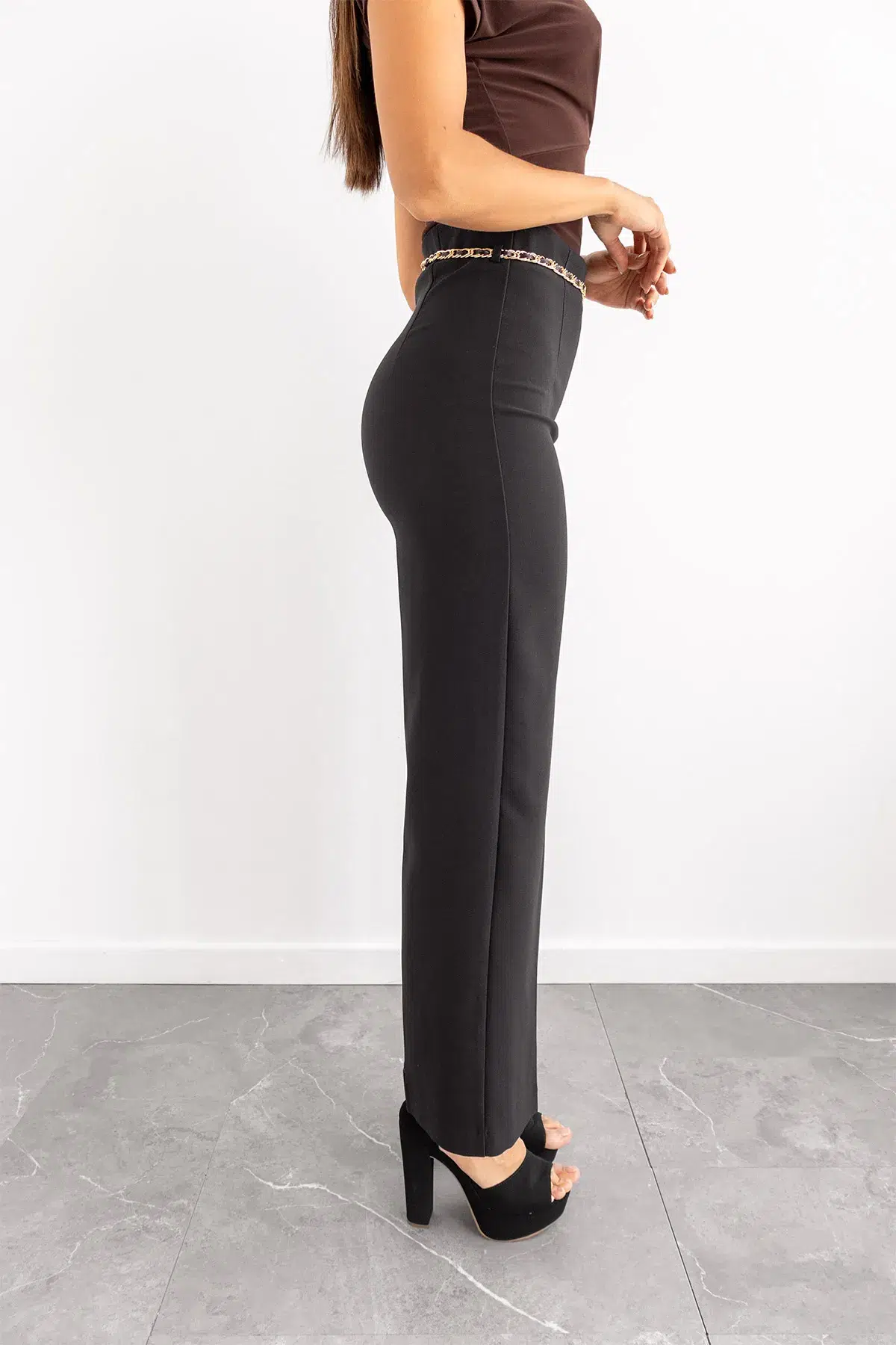 Pantalon Recto con Cinturon Negro imagen 3