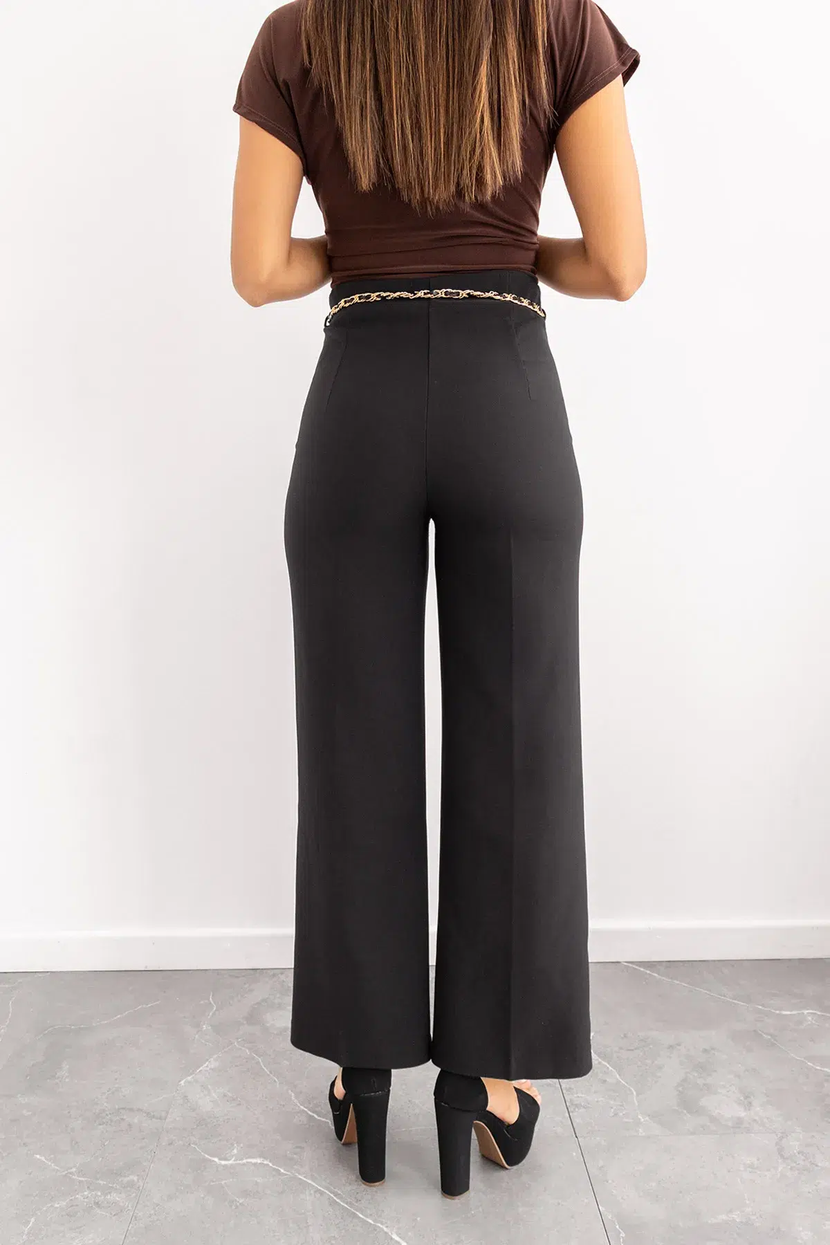 Pantalon Recto con Cinturon Negro imagen 4