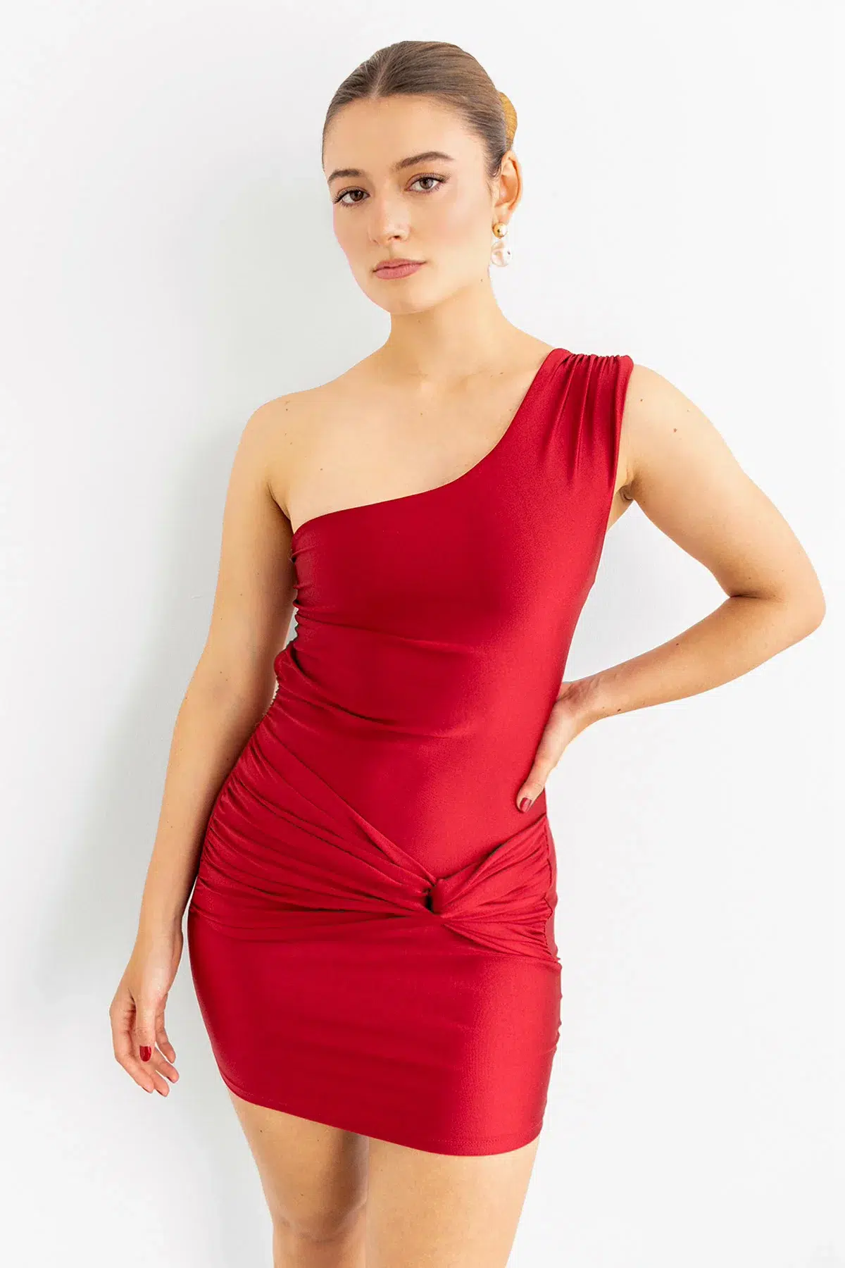 Vestido Corto Ajustado Lazo Entrelazado Vinotinto imagen 3