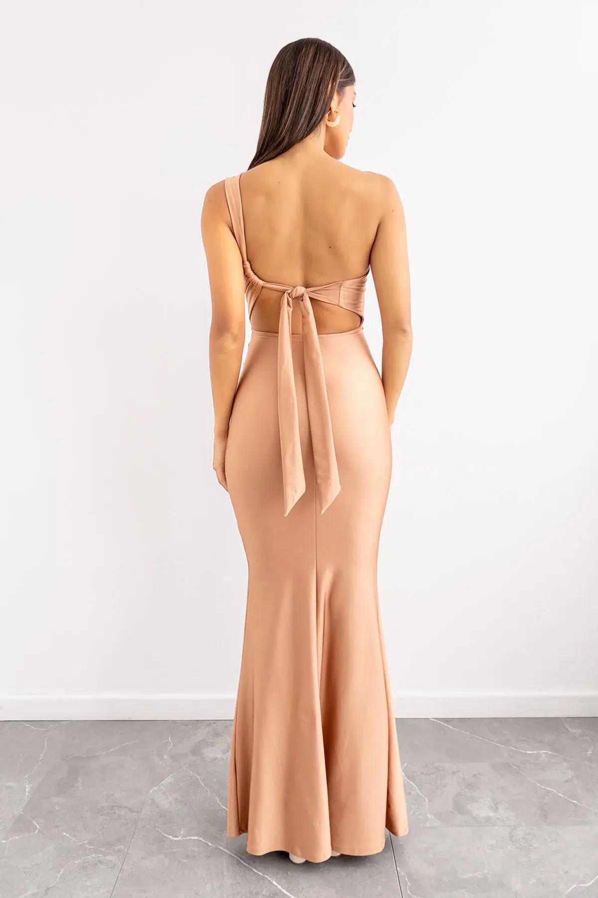 Vestido Asimetrico Lazo Espalda Nude imagen 2