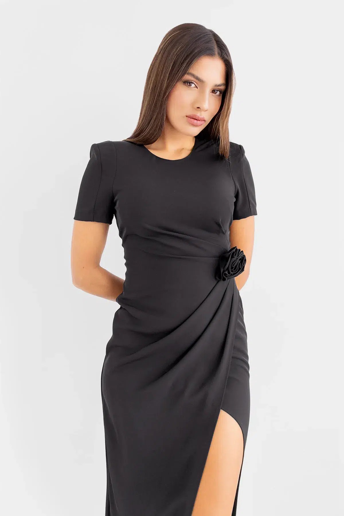 Vestido Recto con Flor Manga Corta Negro imagen 3