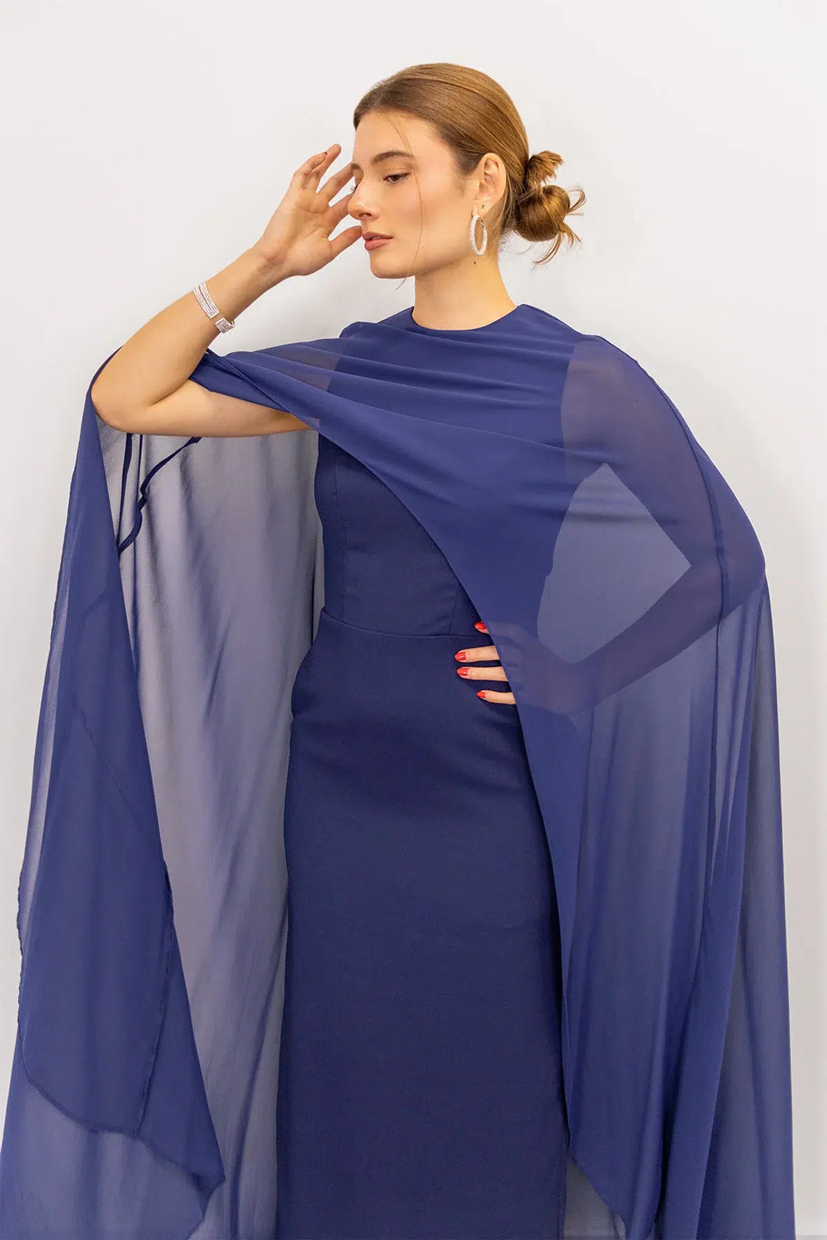 Vestido Largo con Capa Larga Azul imagen 4