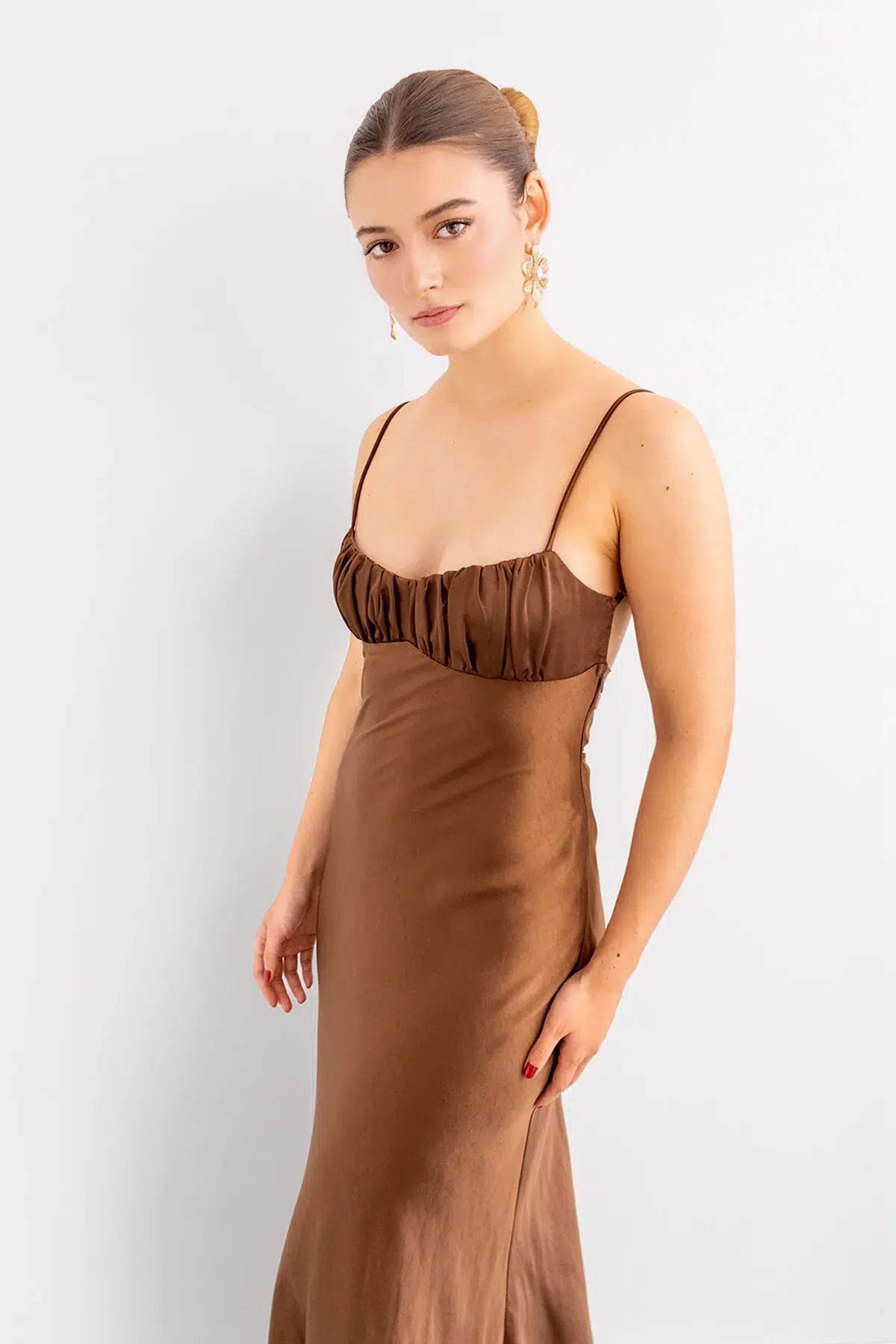 Vestido Espalda Nudo Café imagen 2